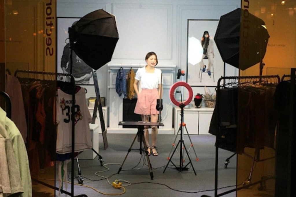 Thiet ke chua co ten 16